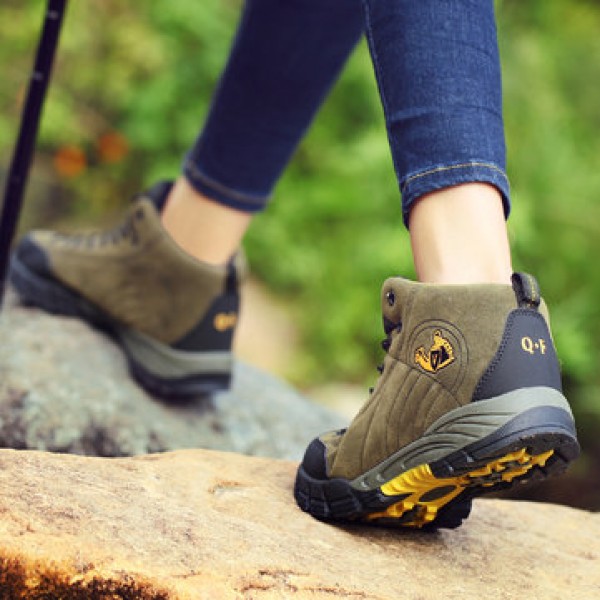 Outdoor Men Shoes Breathable Climbing Waterproof Anti-slip Plush Flexible Hiking Sneakers